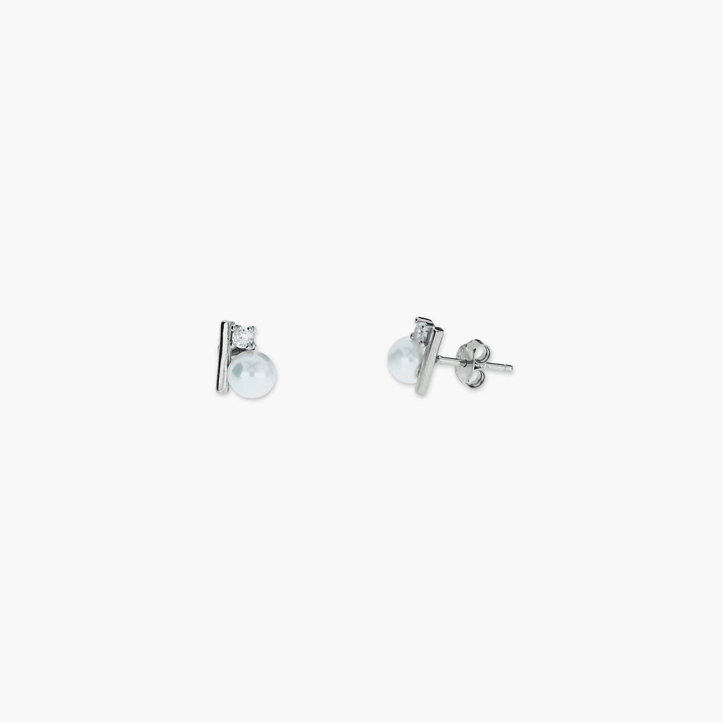 LINEAR LUSTRE PEARL STUDS