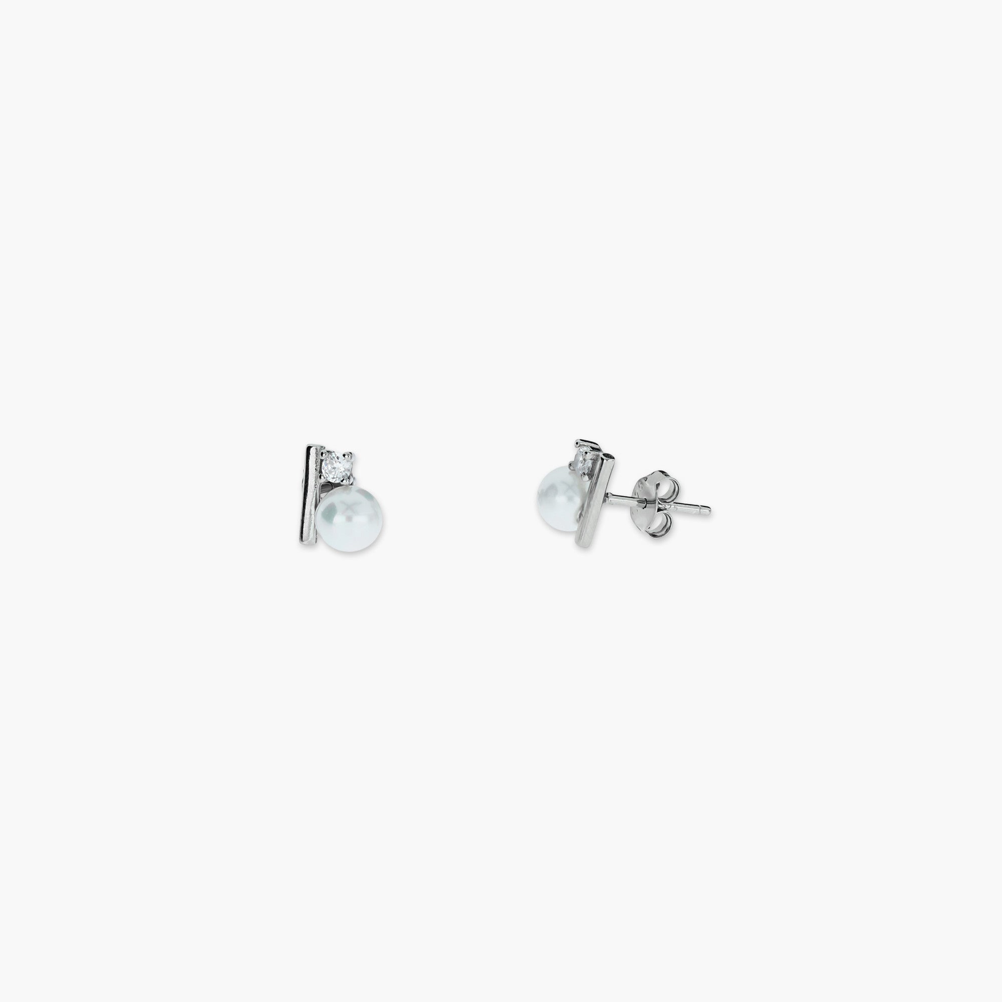 LINEAR LUSTRE PEARL STUDS