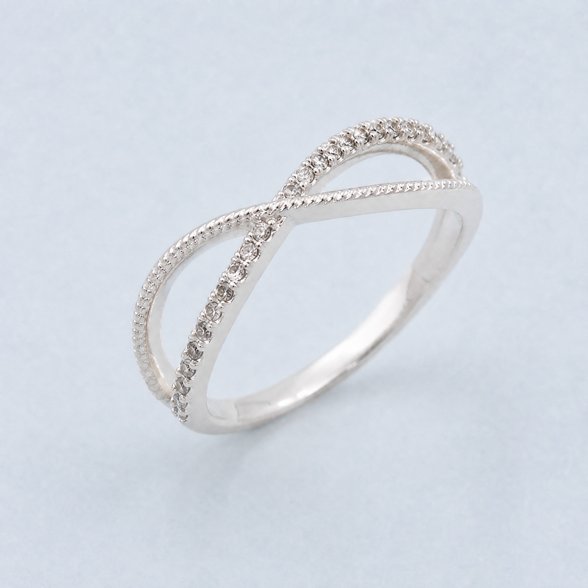 Infinity Crossover Midi Ring in 925 sterling silver, angled view