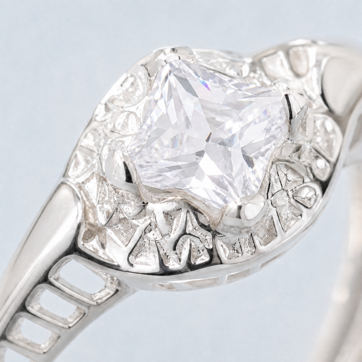 Lace Frame Clear Stone Ring in 925 sterling silver, close-up of the stone