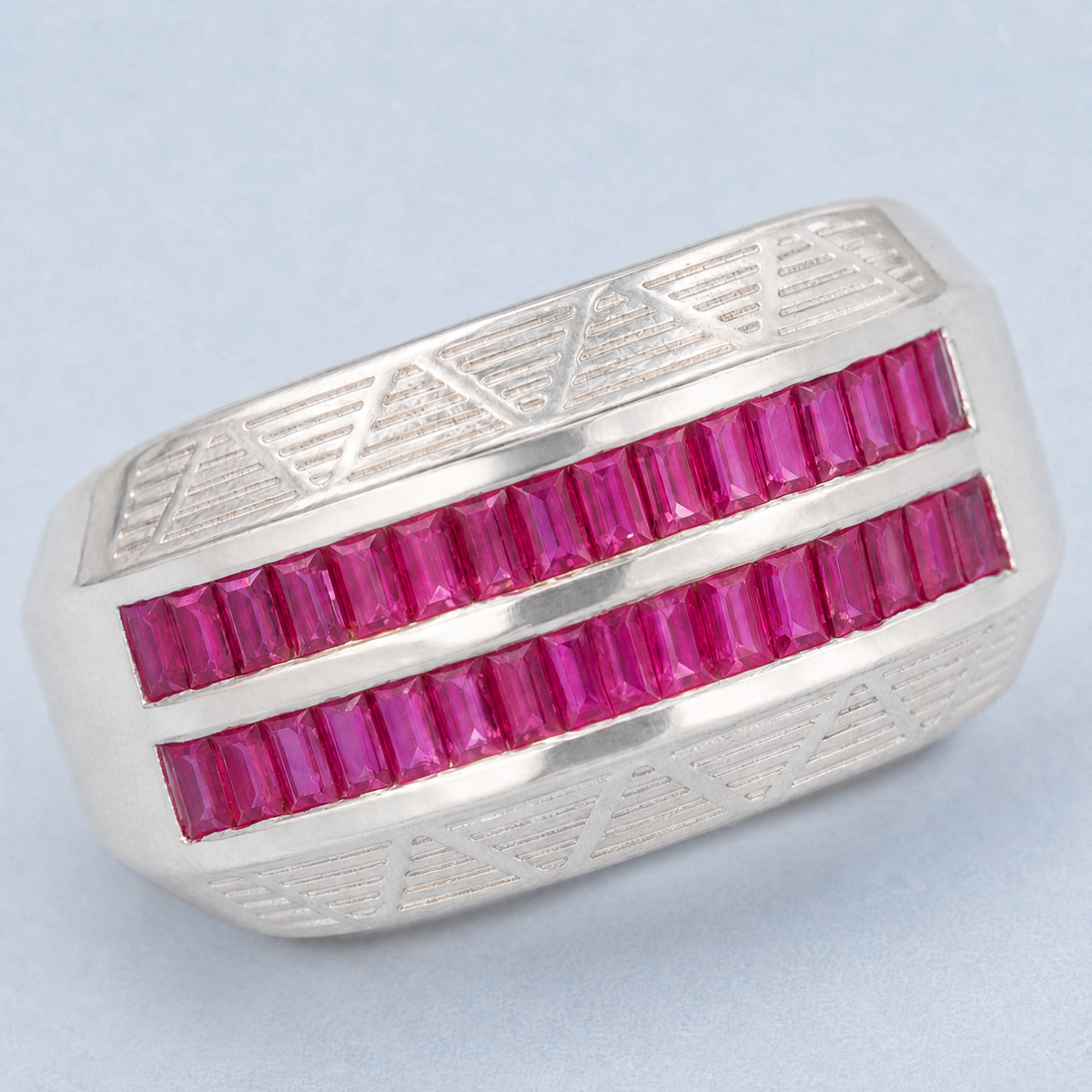 Double Row Pink Baguette Ring in 925 sterling silver, close-up of the stone