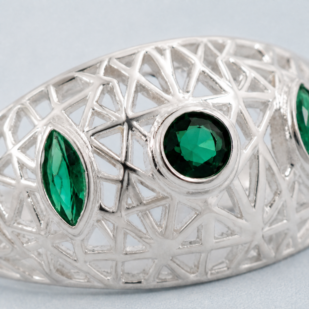 Green Marquise Lattice Dome Ring in 925 sterling silver, close-up of the stone