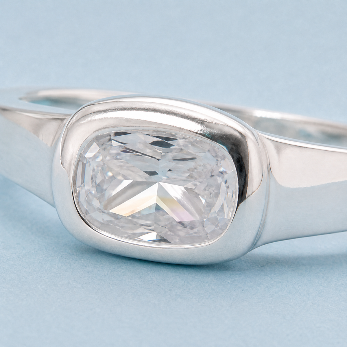 Bezel Cushion Clear Ring in 925 sterling silver, close-up of the stone
