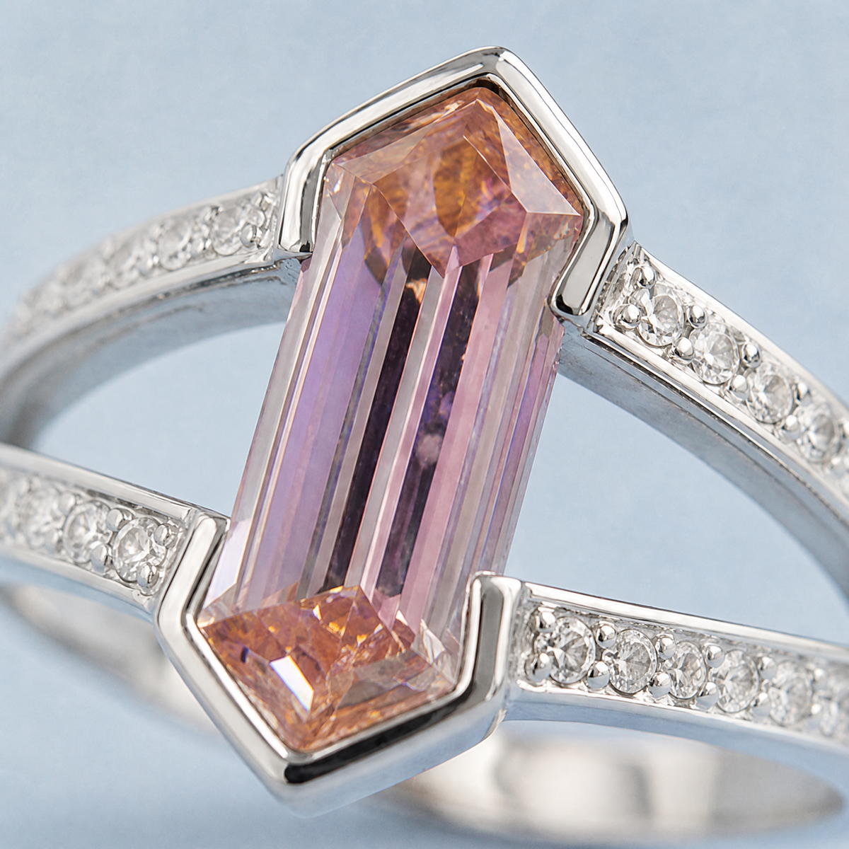 Long Hexagon Pink Pavé Ring in 925 sterling silver, close-up of the stone