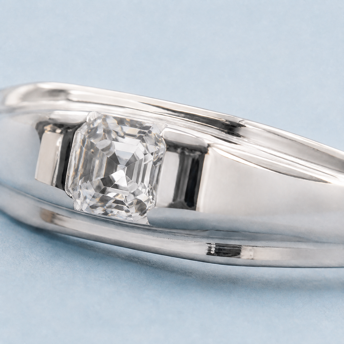 Grooved Band Square Stone Ring in 925 sterling silver, close-up of the stone