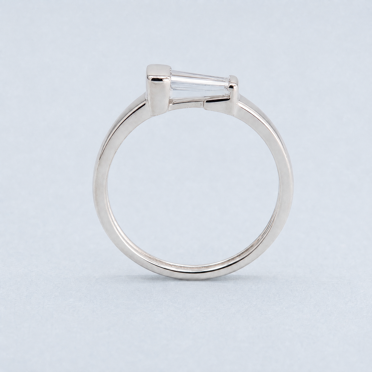 Tapered Baguette Bar Ring in 925 sterling silver, upright view