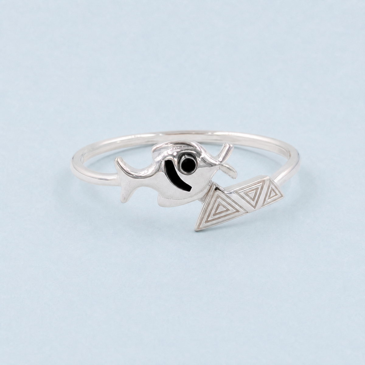 Smiling Fish Bypass Ring in 925 sterling silver, upright view