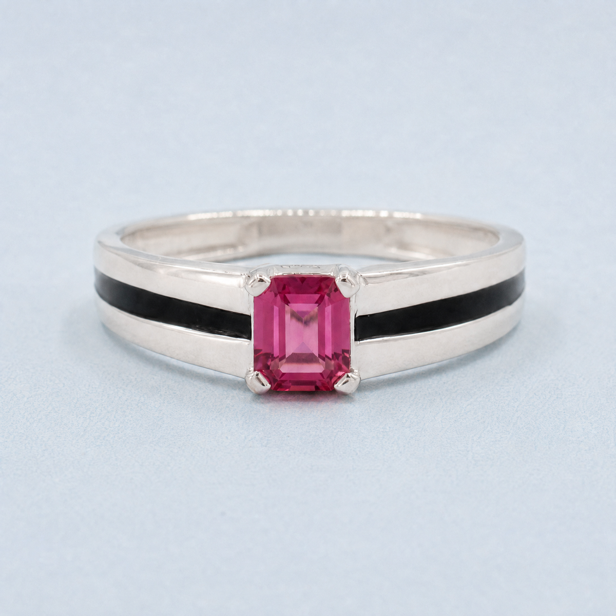 Black Line Pink Solitaire Ring in 925 sterling silver, front view