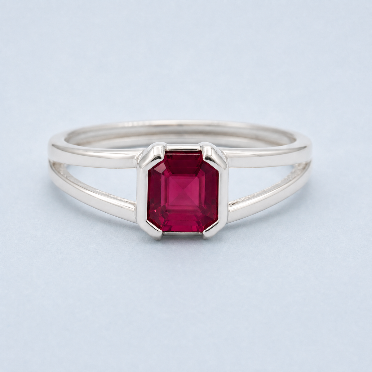 Red Square Split Band Ring in 925 sterling silver, front view