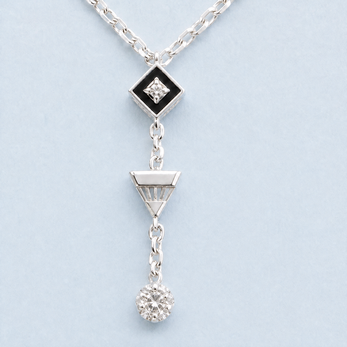 Art Deco Station Y Necklace in 925 sterling silver, close-up of the pendant