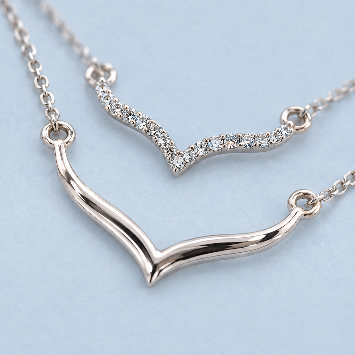 Double V Layered Necklace in 925 sterling silver, close-up of the pendant